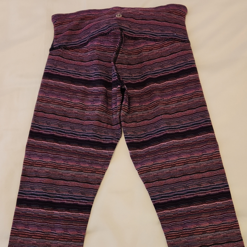 Lululemon Wunder Under Crop III - Picture 7 of 8